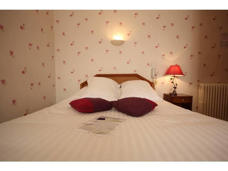 Hotel Le Petit Billot Vitre  Exterior photo